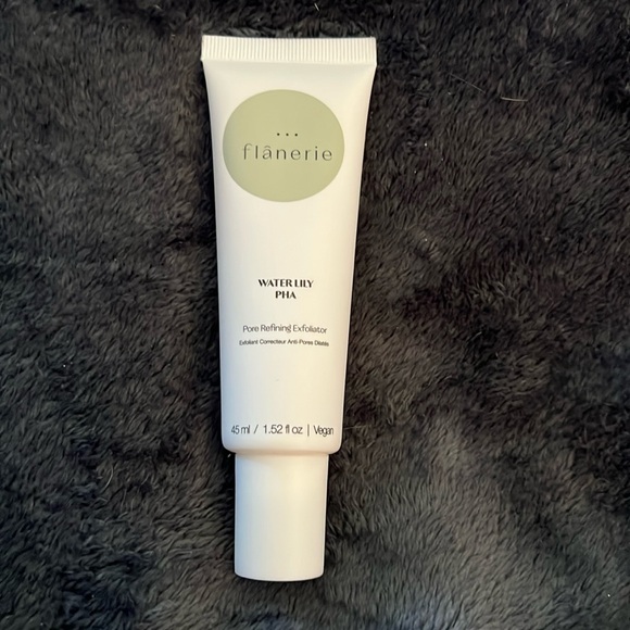 Flanerie Water Lily PHA Pore Refining Exfoliator - Picture 1 of 3